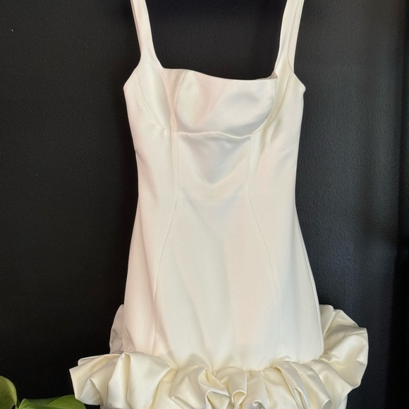 HOUSE OF CB DRESS - Picture 3 of 9